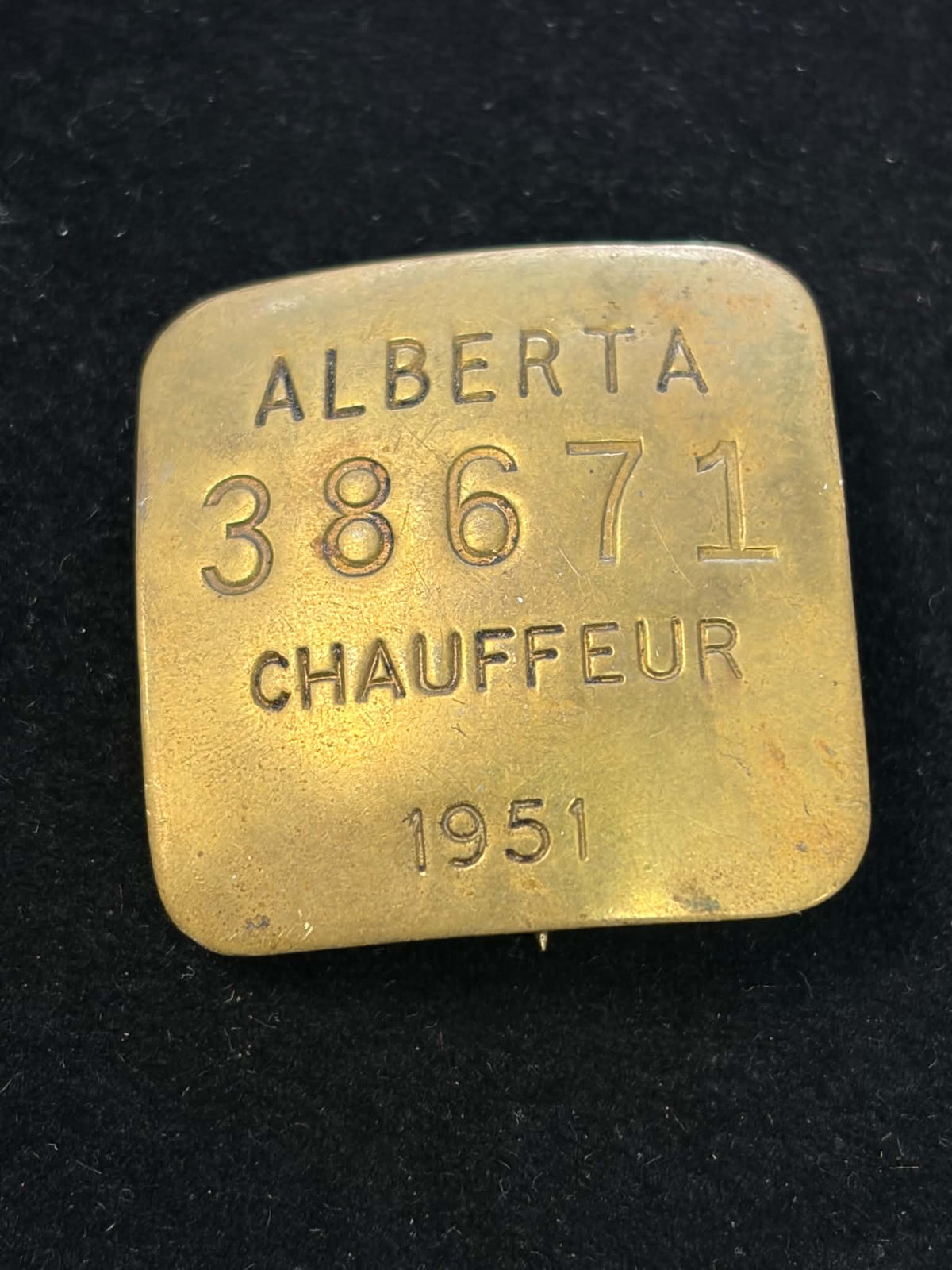 1951 Alberta Chauffeur Badge No. 38671 – 32 × 32 mm