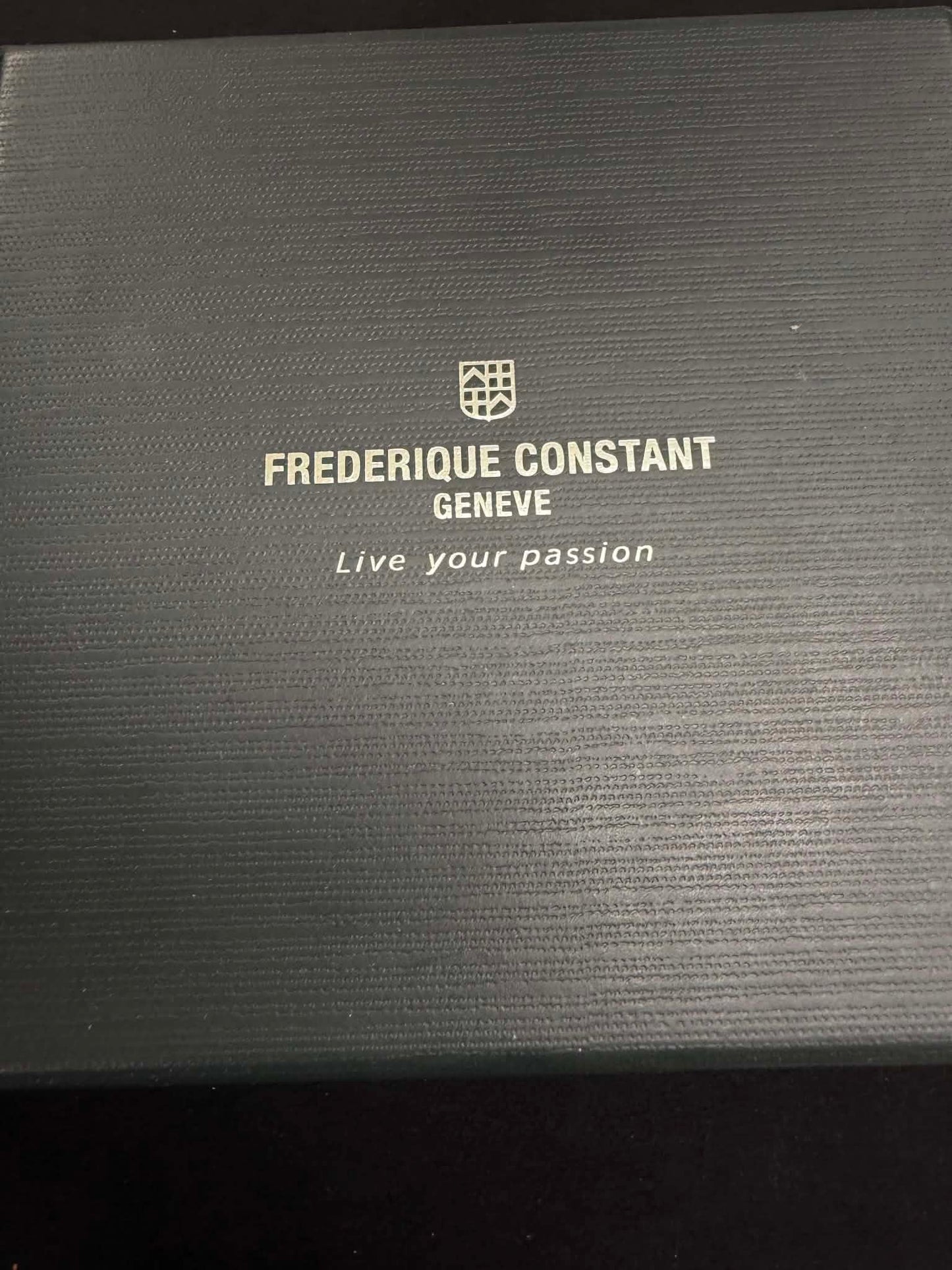 Frédérique Constant Classics Moonphase Heart Beat - additional view